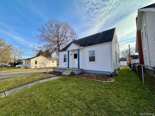 86 E Rutgers Ave, Pontiac, MI 48340