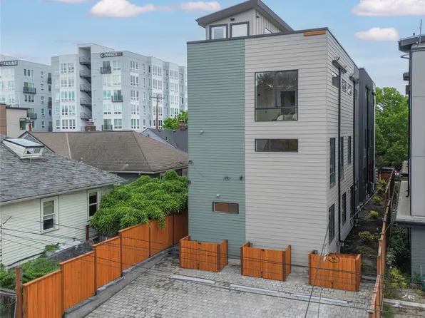 6223 9th Avenue NE, Seattle, WA 98115
