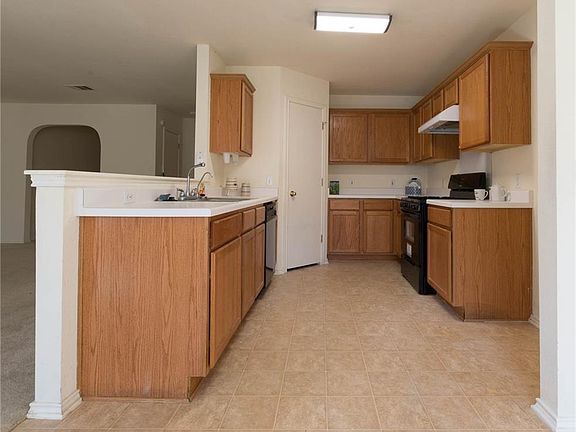2nd image of 104 Martin Crossing Dr