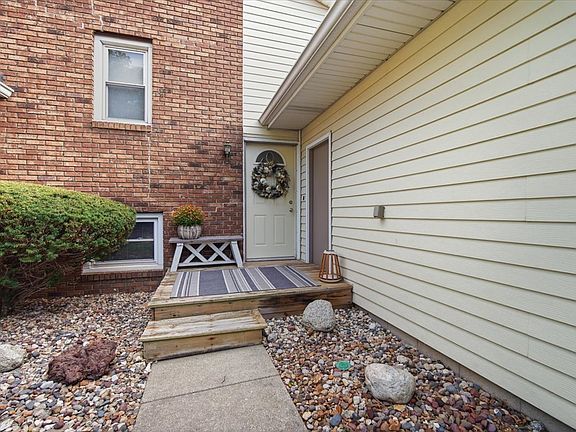 3rd image of 1546 Hunt Dr APT B