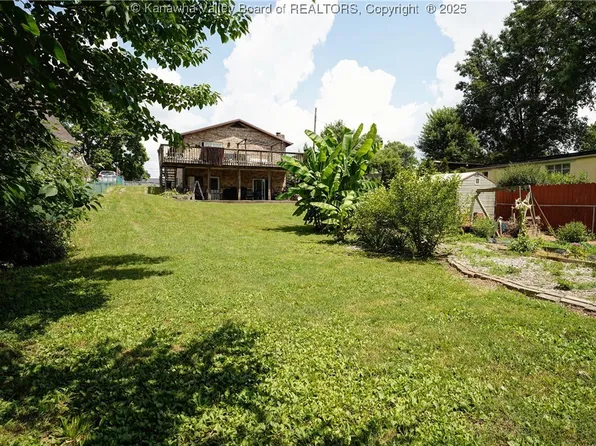 37 A St, Saint Albans, WV 25177