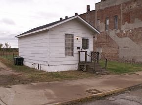 2nd image of 218 S Main St