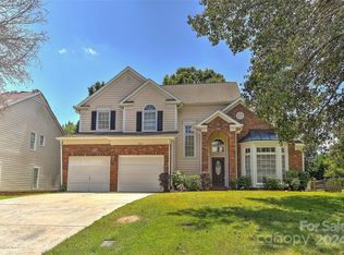 8233 Tonawanda Dr, Charlotte, NC 28277