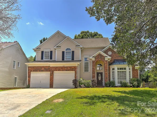 8233 Tonawanda Dr, Charlotte, NC 28277