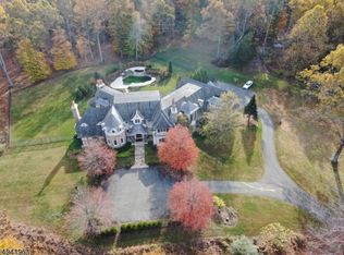 76 Willow Ave, Far Hills, NJ 07931