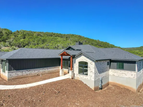 886 Private Road 1742, Mico, TX 78056