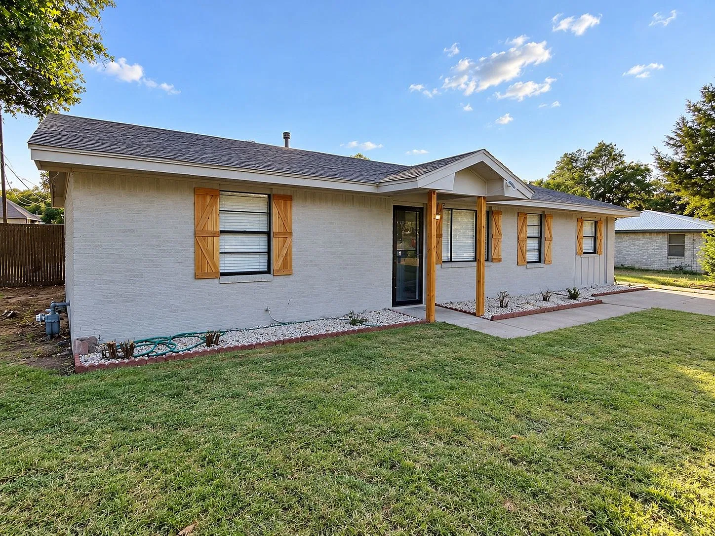 4 bed, 2.0 bath, 1458 sqft, $2,699 — Photo 4