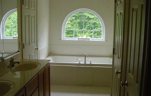 5th image of 209 Beckington Ct