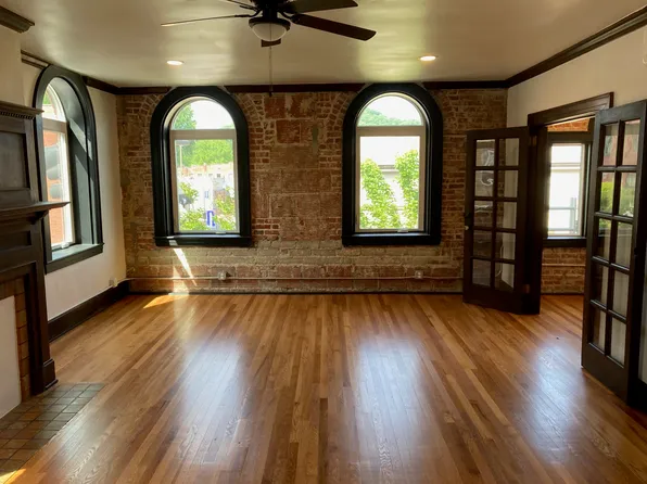 77 Academy St, Canton, NC 28716