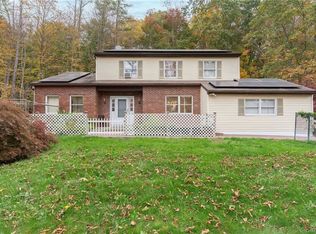 5 Sachs Ct, Hopewell Junction, NY 12533