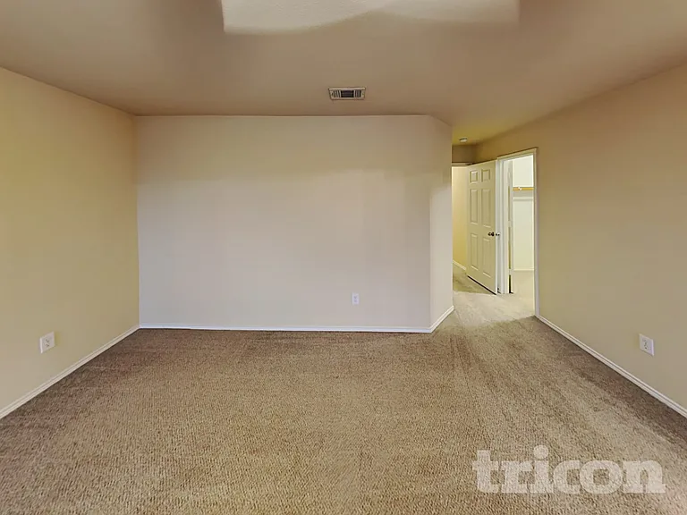 1248 Collett St — Photo 9