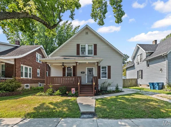 1504 12th St, Highland, IL 62249