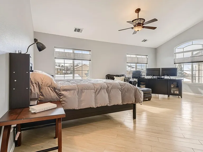 8377 Stonybridge Cir — Photo 17