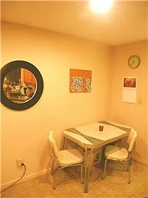Sold by R New York | media 7