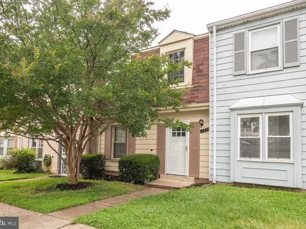 2246 Dawn Ln, Temple Hills, MD 20748
