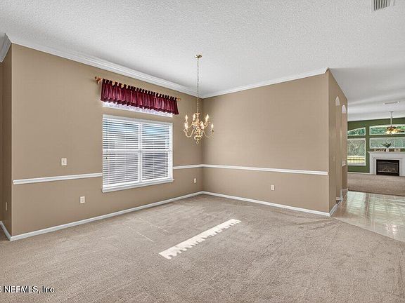 5th image of 821 W CUMBERLAND Court