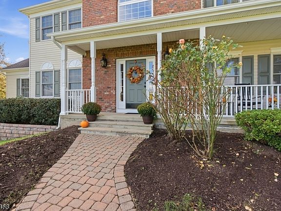 5th image of 13 Saddle Ridge Rd