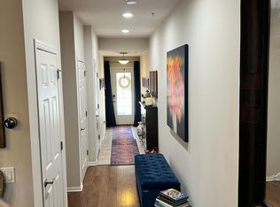 17785 Valley Cove Ct, Deephaven, MN 55391