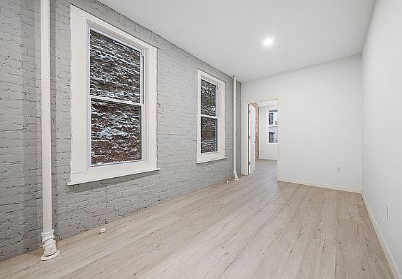 4th image of 229 E 11th St #11