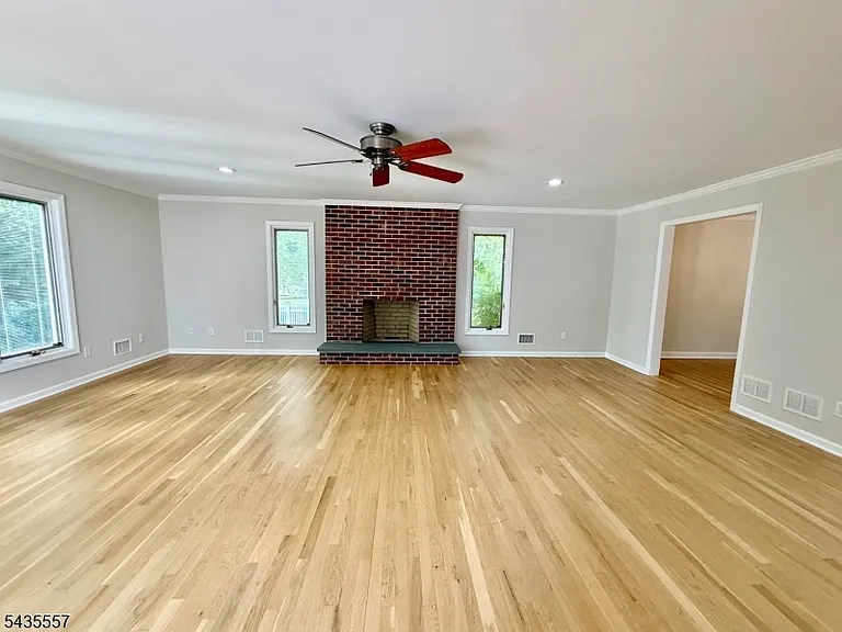 48 E Madison Ave — Photo 18