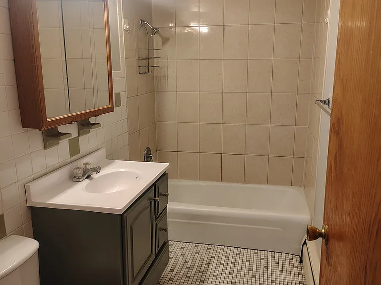 3601 S Damen Ave #3B — Photo 8