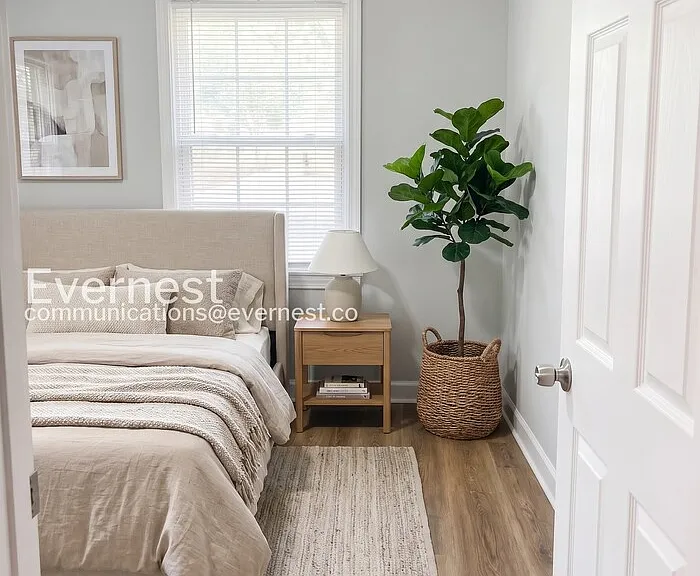 1140 Redford Dr SE — Photo 1