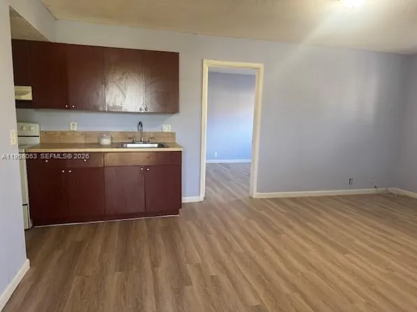 2046 NW 43rd Ter APT 8, Fort Lauderdale, FL 33313