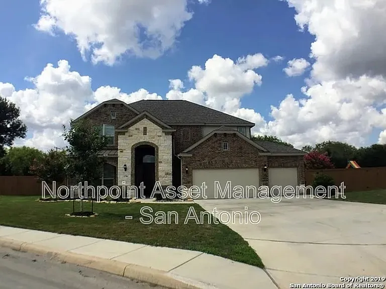 13706 Meadowick Dr — Photo 2