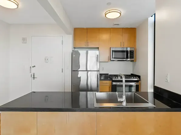 34-46 Vernon Boulevard image 5 of 16