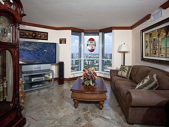 4th image of 21055 NE 37th Ave