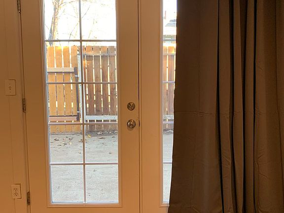 3rd image of 3 Chicago Ave #E41f15247
