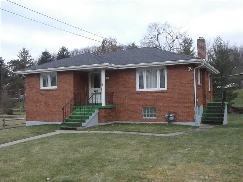 6073 Pleasant St photo 1