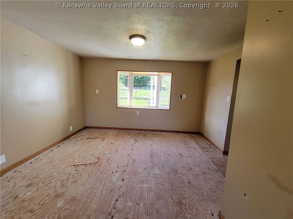 7th image of 518 High St