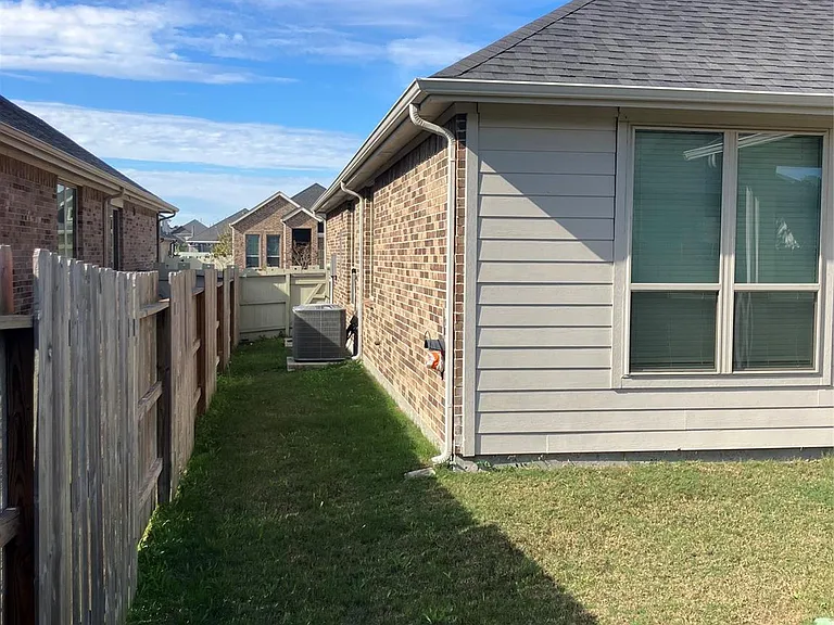 10442 Eastern Bluestar Dr — Photo 40
