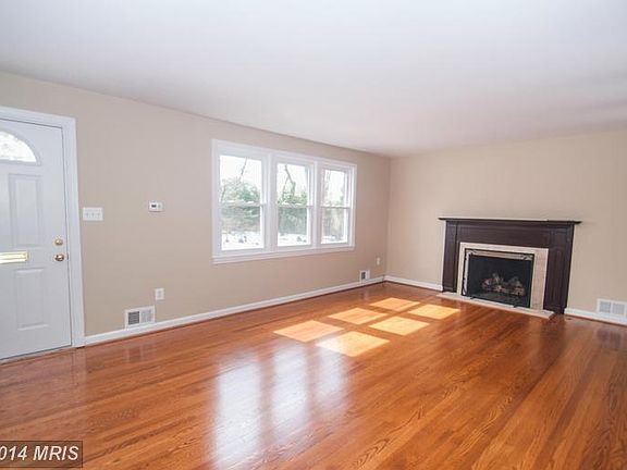 3rd image of 5709 Fairfax Dr