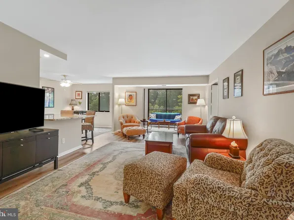5902 Mount Eagle Dr APT 316, Alexandria, VA 22303