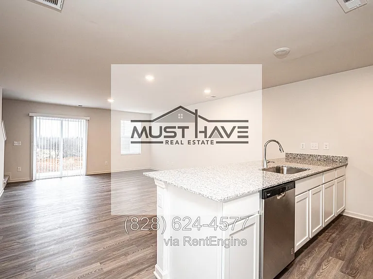 1942 Tranquility Cir #B — Photo 4