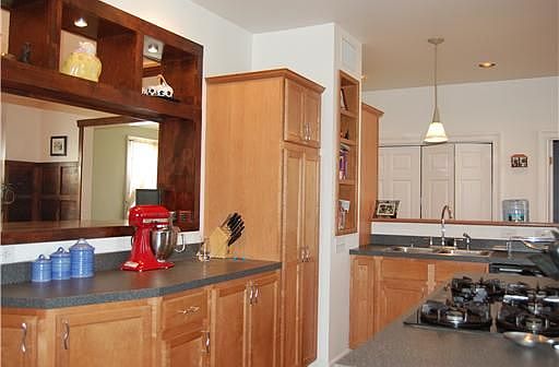 2nd image of 16 Rhodes St