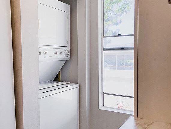 5th image of 53 Abbeywood Ln