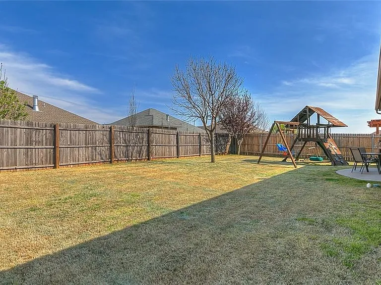 9012 Crooked Creek Ln — Photo 26