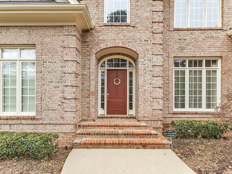 7201 Small Ridge Cir — Photo 2