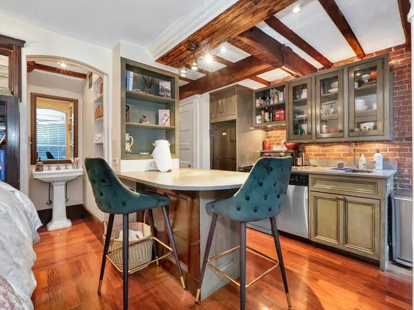 51 Hancock St APT 2, Boston, MA 02114