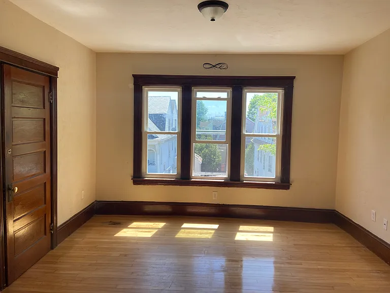 2 Euclid Ave #1 — Photo 7