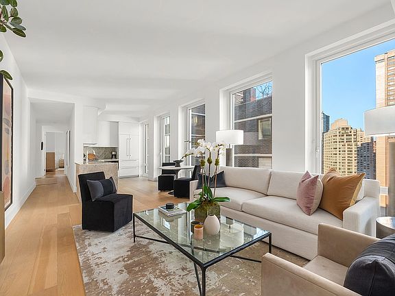 4th image of 15 W 61st St #22B