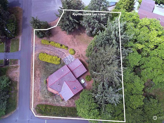 2nd image of 798 Albion Avenue SE