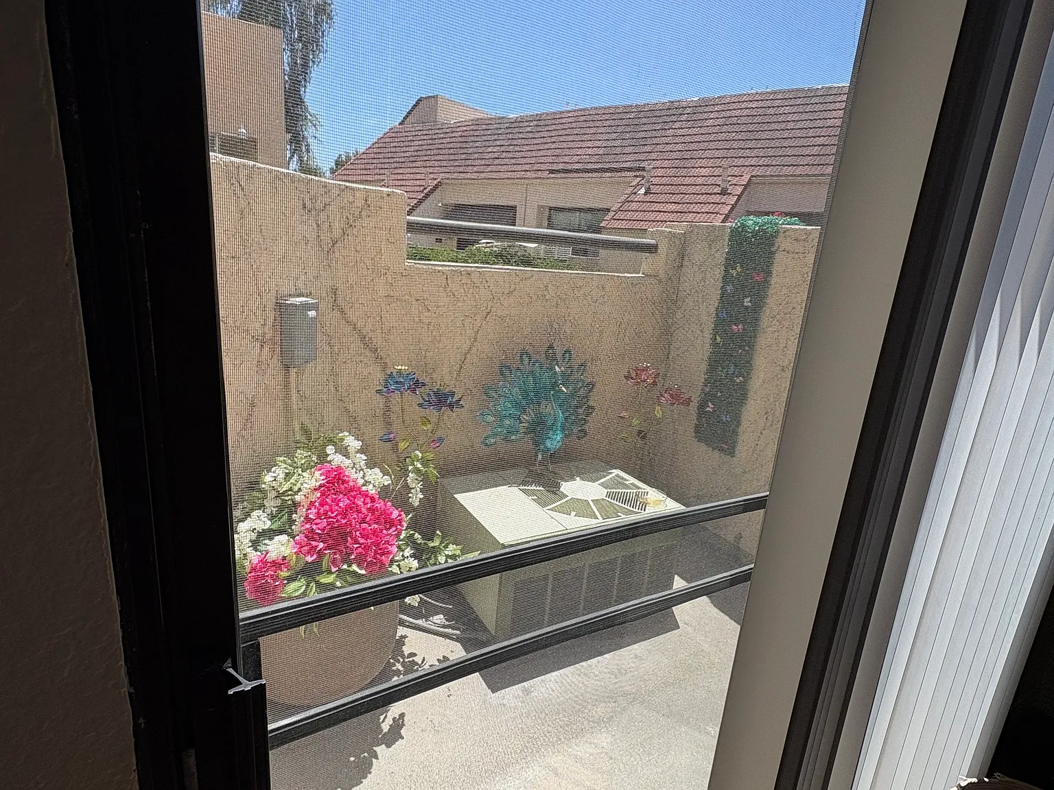 2 bed, 915 sqft, $3,200 — Photo 2