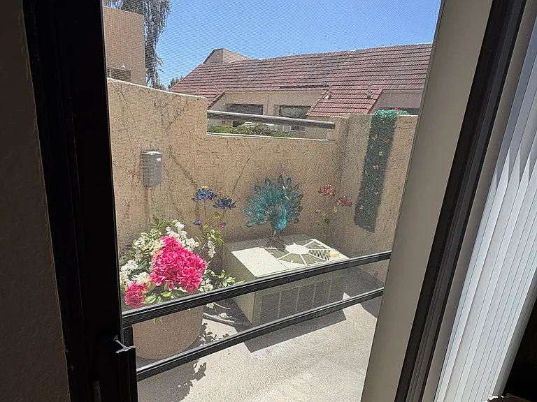 16 Aruba St — Photo 2