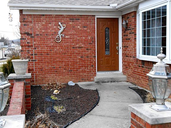 3rd image of 606 W Aberdeen Dr