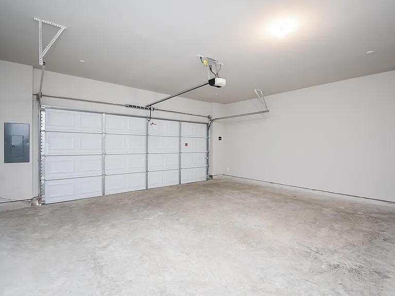 2910 Scanlan Mdw #18 — Photo 32