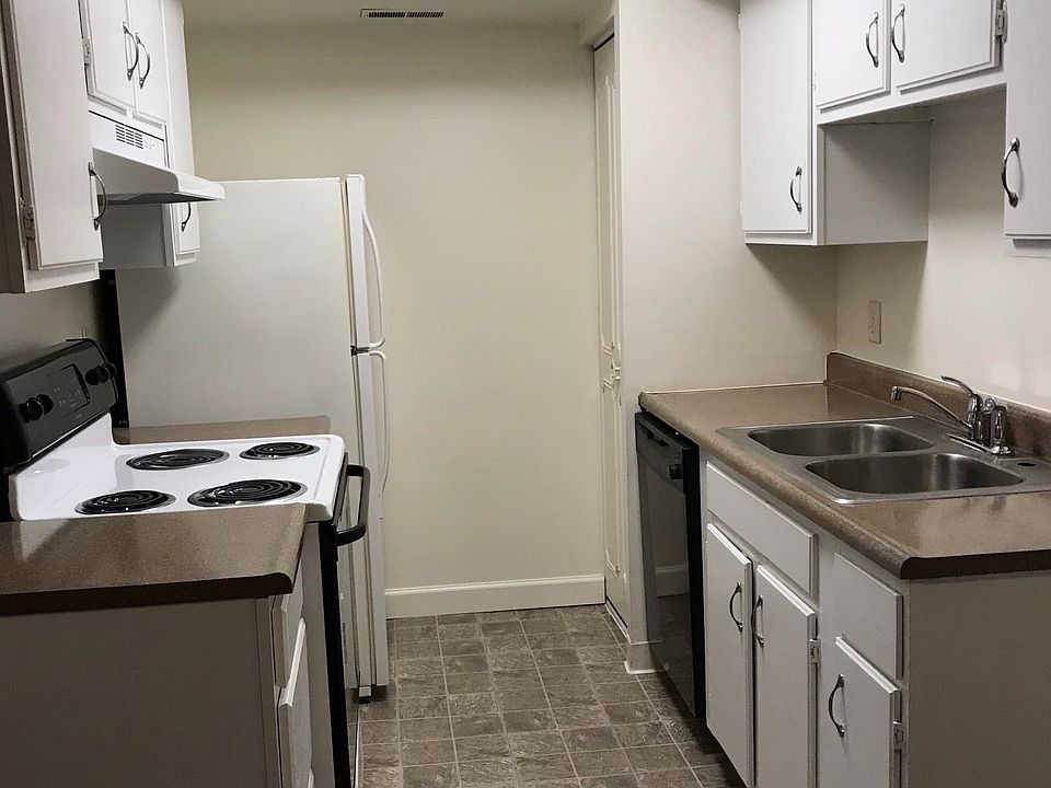 1st image of 12 W Northwood Dr APT 32